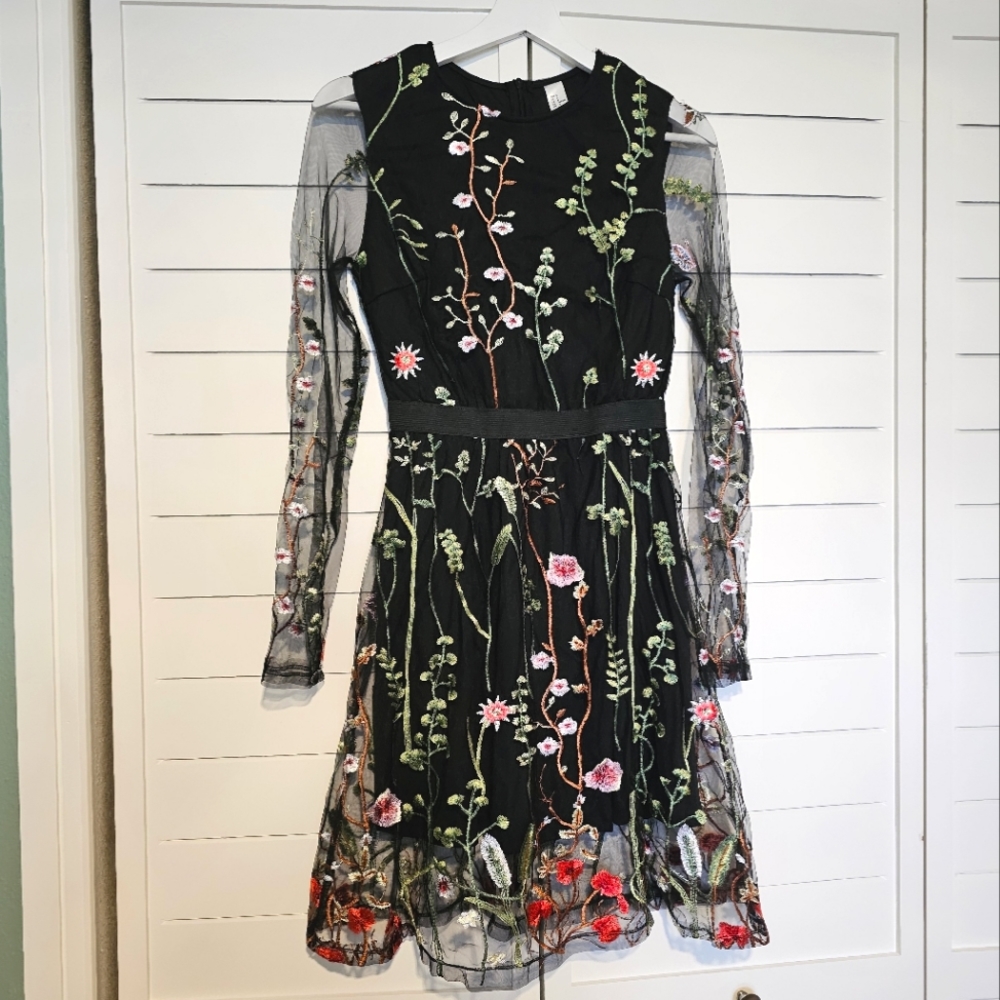 Amazon Embroidered Dress Size S